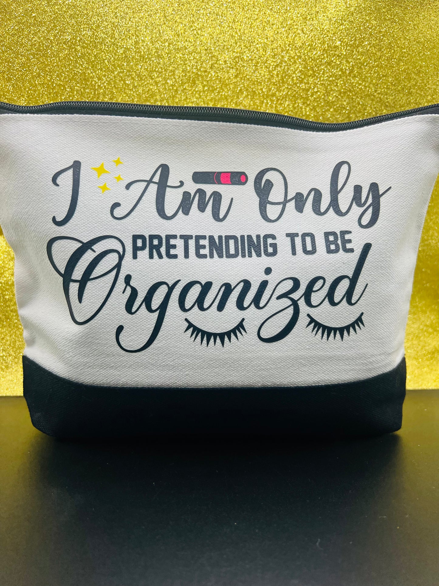 Pretending to Organized Make Up Bag